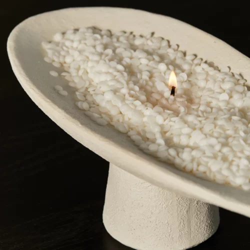 BANDEJA CON VELA DE SOJA GRANULADA Y CUCHARA AURA
